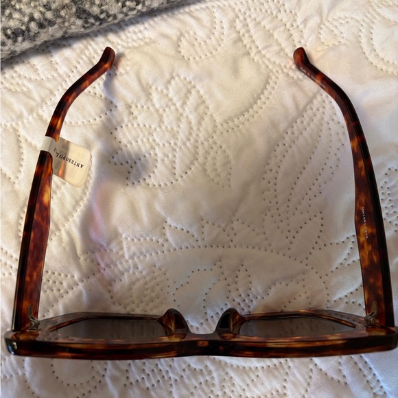 NEW! Anthropologie Eyeking Beveled Cateye Tortoise Shell Sunglasses - Picture 6 of 8